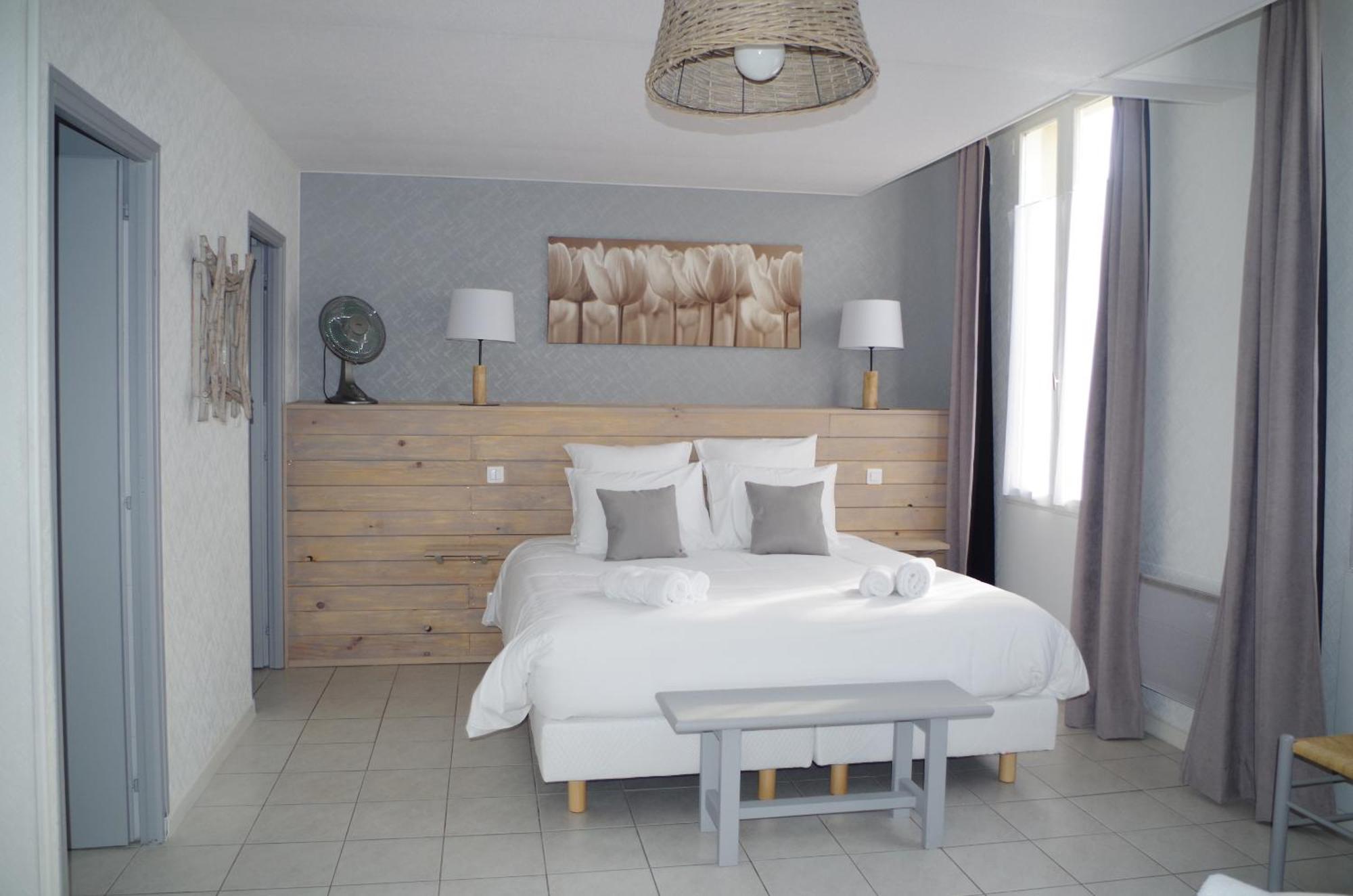 Les Trois Cedres Hotel Saint-Ouen-d'Aunis Room photo